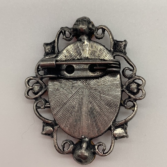 Vintage Style Cameo Brooch Pink with Pink Rhinestones - Picture 3 of 7